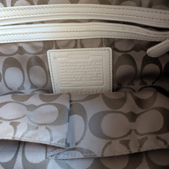 Coach Vintage Soho Limited Edition Chevron Leather Suede Hobo Bag Yellow White - Picture 13 of 14